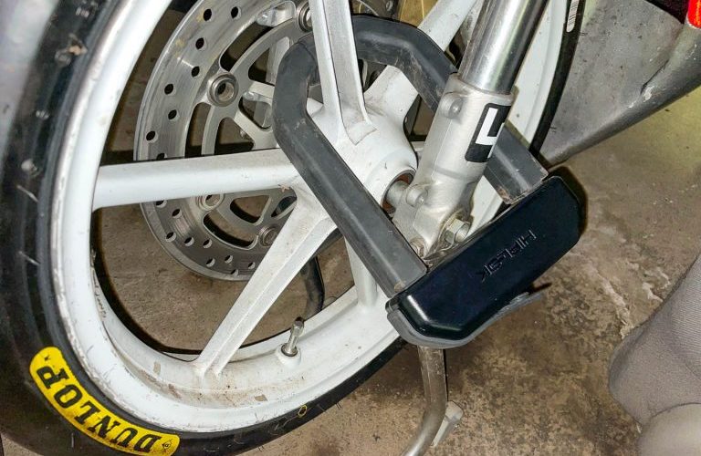 Hiplok D1000 Review: Anti-Angle Grinder Motorcycle Lock